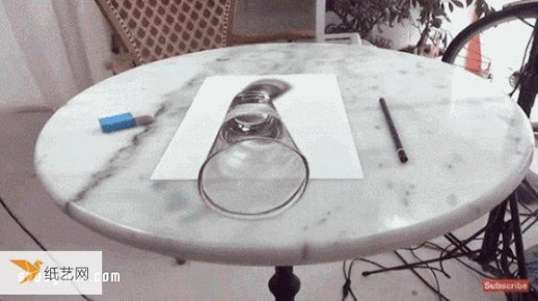 Stefan Pabst successfully transcends the limitations of paper to produce realistic 3D paintings