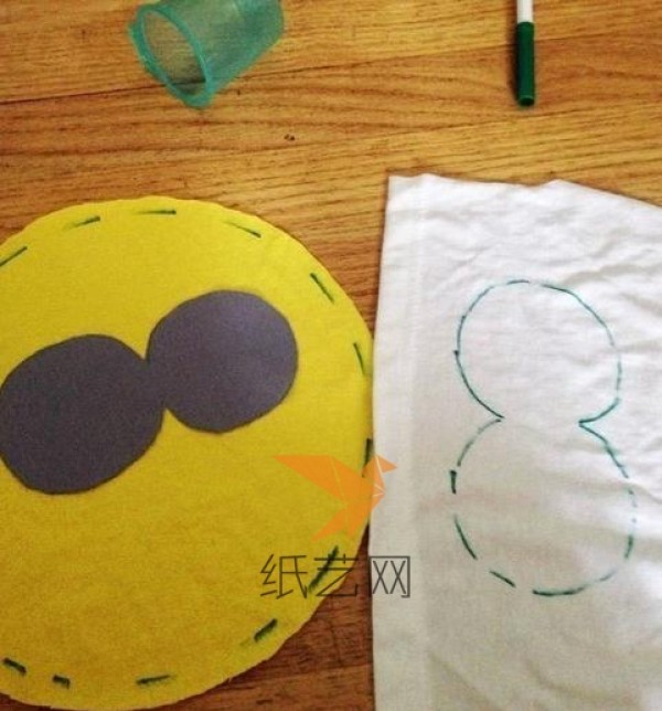 Tutorial on how to make cute handmade minion cushions