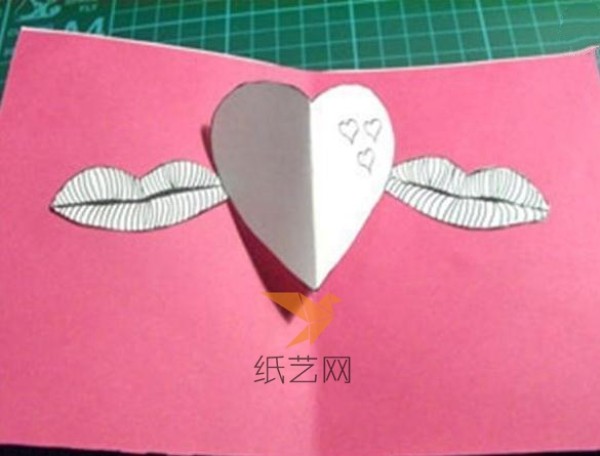 Tutorial on making heart-shaped love three-dimensional greeting cards