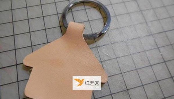 How to make your own leather keychain