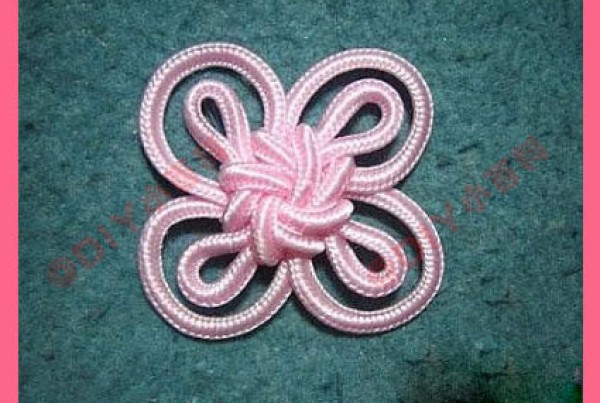 Four-leaf clover braiding Chinese knot braiding method teaches you how to make a four-leaf clover braiding tutorial that will bring good luck.