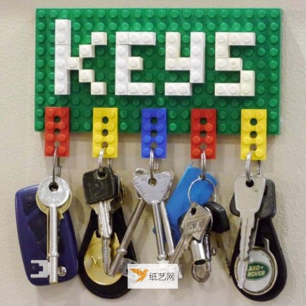 Make a personalized hook rack using LEGO bricks