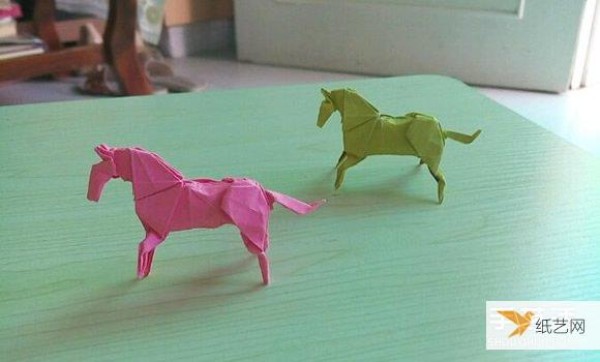 Super detailed 3D horse origami illustrations by Hideo Komatsu