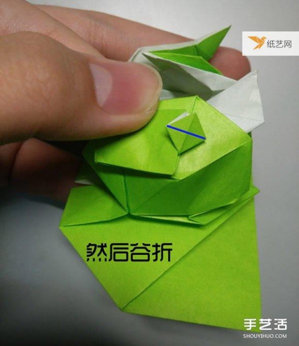 Illustration of the steps of origami of a very cute three-dimensional duck