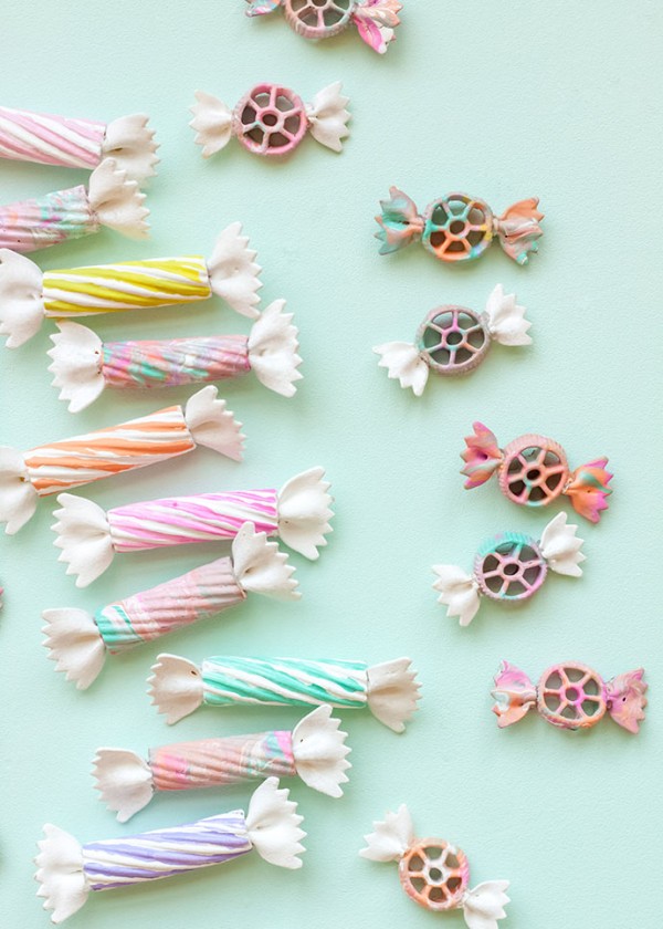 You can't believe it! You can use expired pasta and macaroni to make such beautiful little crafts!