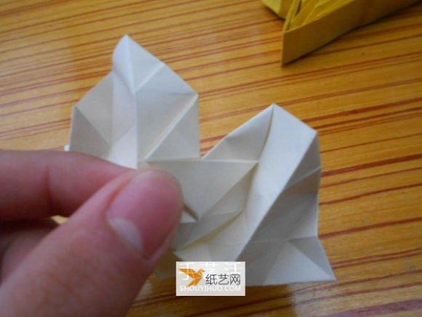 Illustration of the specific folding method of Fukuyama Paper Rose