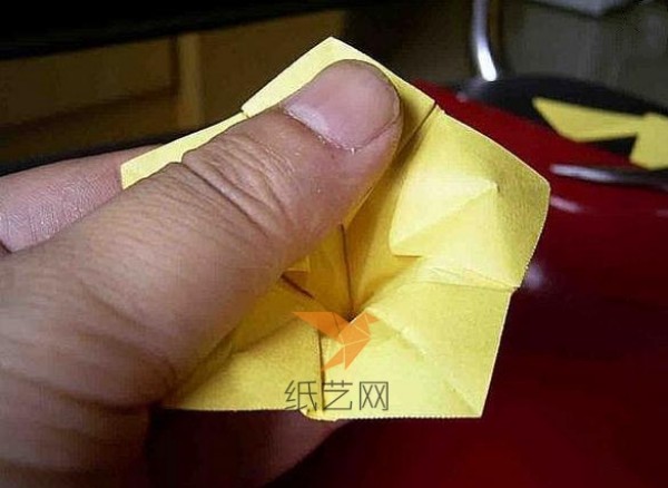 Tutorial on how to make handmade origami petunias