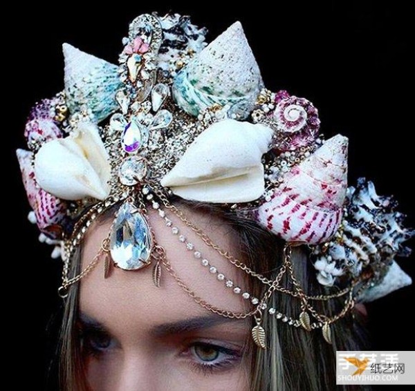 A 27-year-old Australian gardener creates a mermaid crown using shells and jewels