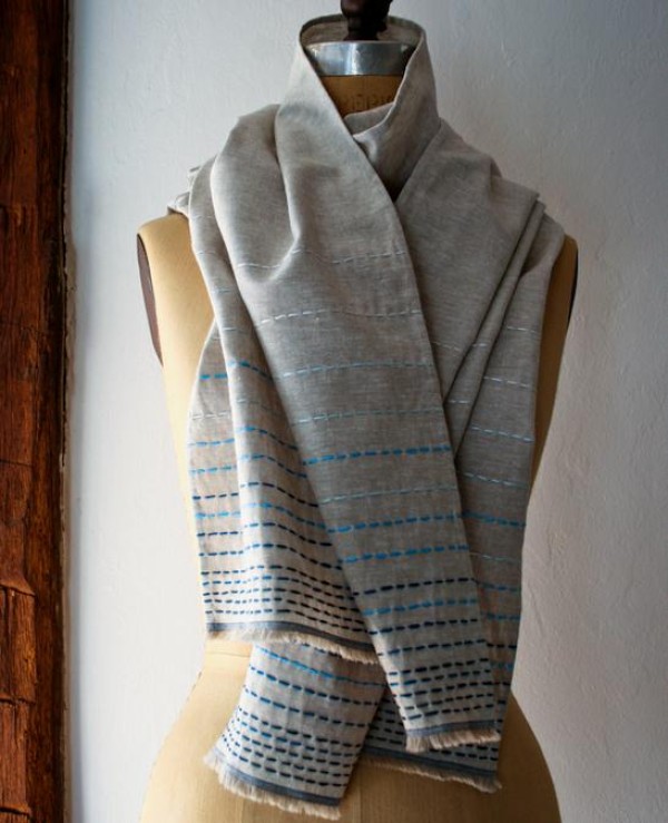 DIY tutorial on handmade artistic linen scarf