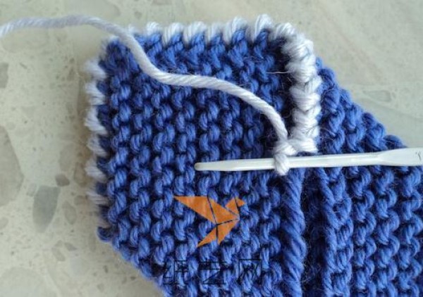 Tutorial on making woolen home shoes with stick knitting