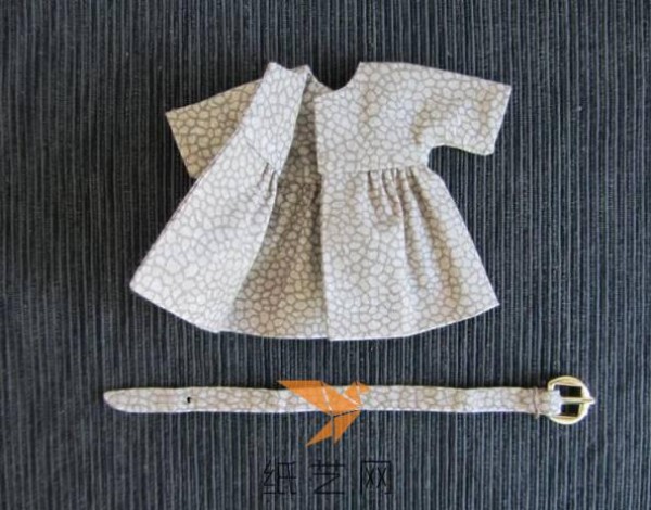 Tutorial on making a temperamental windbreaker for a rag doll as a New Year gift