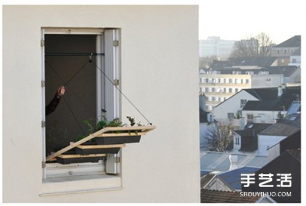 Modify the movable window sill to make the green potted plant the most special window