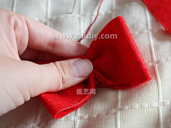 Illustrated step-by-step tutorial on hand-making non-woven bow ties