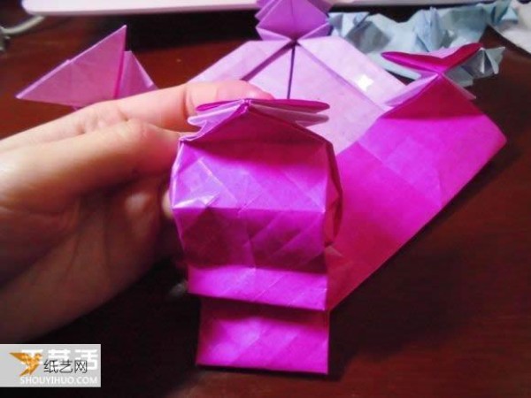 Very creative step-by-step illustration of Dielianhua heart origami