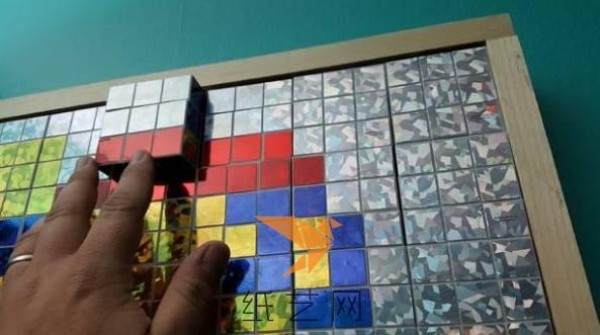 Making wall paintings using Rubiks Cube puzzles