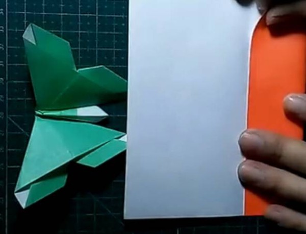 Simple handmade origami butterfly video tutorial teaches you how to make origami butterfly