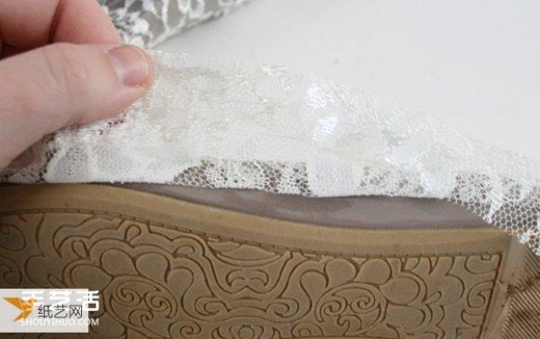 Illustrated tutorial on how to transform lace flats