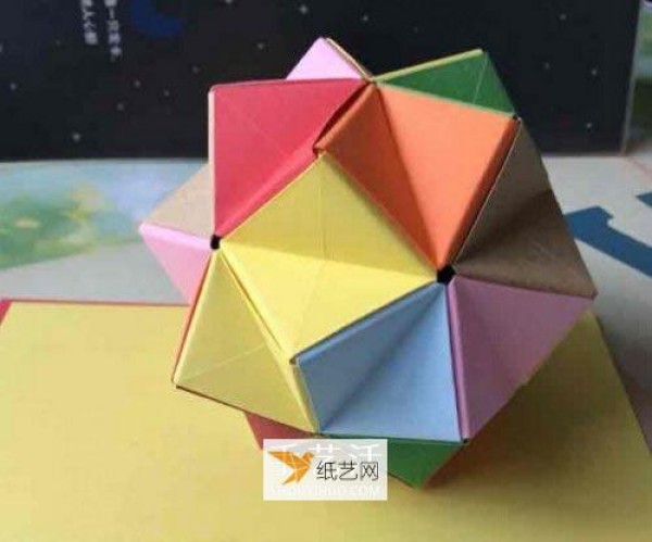 Teach you step by step how to fold three-dimensional paper flower balls