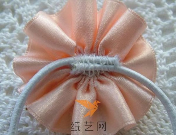 Tutorial on making beautiful ribbon and flower hairband for New Year’s gift