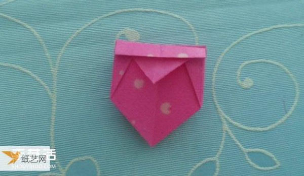 Illustrated tutorial for children to fold a simple paper box