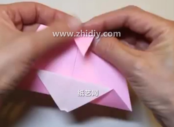 Tutorial on how to make a simple three-dimensional origami sheep