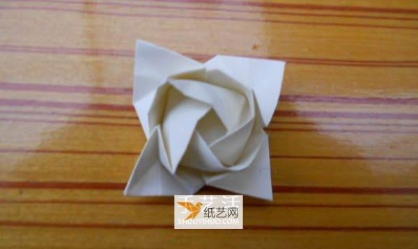 Illustration of the specific folding method of Fukuyama Paper Rose