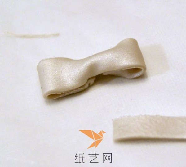 Tutorial on cute bow hairpins made from ultra-light clay