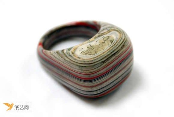 Jewelry with a taste of time made from old books and newspapers