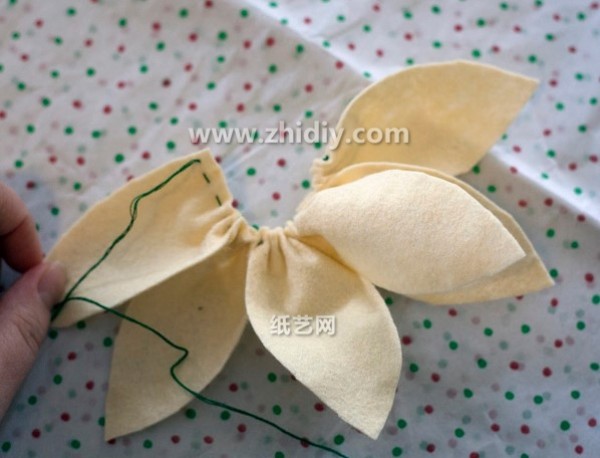 Illustrated tutorial on how to make simple non-woven handmade flowers