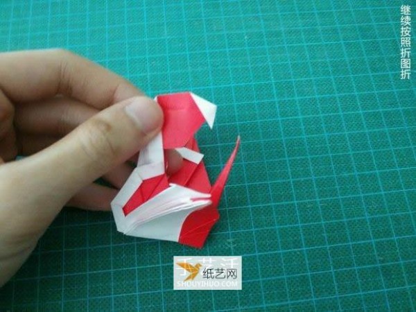 Detailed illustrated tutorial on how to fold the Christmas crane