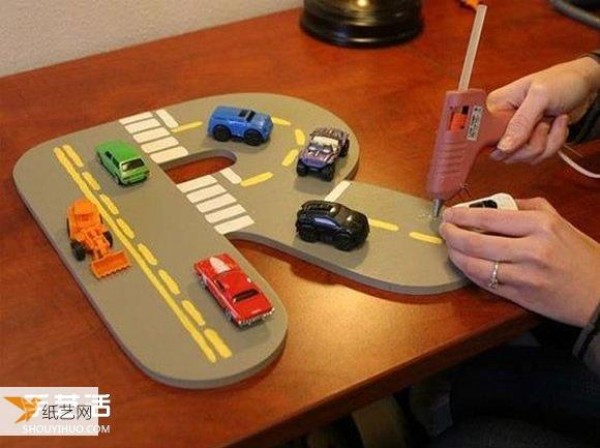 Make a car model into a Children’s Day gift decoration