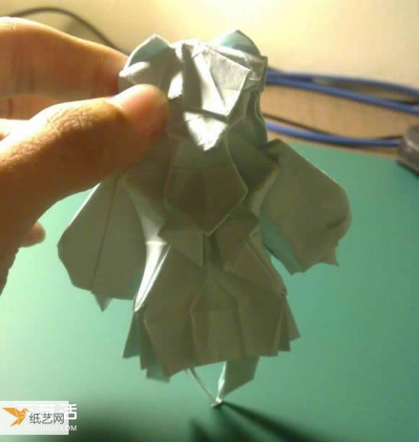 Detailed illustration of the folding method of Hatsune Miku