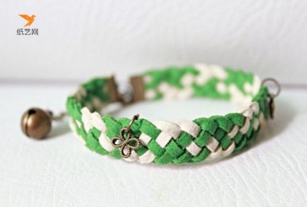 Illustrated tutorial on how to make a hand-braided five-strand braid style wide-bracelet