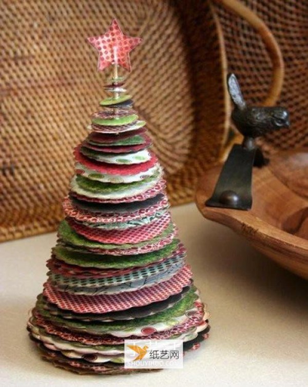 Make 10 Beautiful Handmade Christmas Trees from Paper