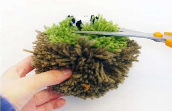 Teach you step by step how to make kiwi fruit with wool puff balls