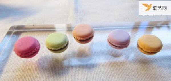 Illustrated tutorial on how to make macaron dessert ornaments using ultra-light clay