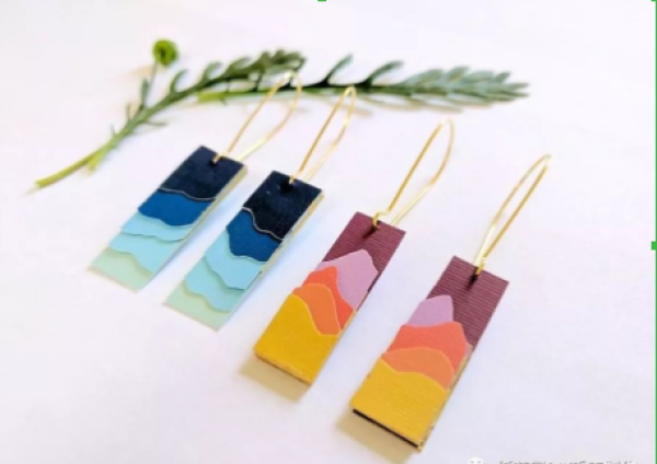 Colorful paper art earrings, never seen them? Here is a tutorial that will help you learn it at a glance!