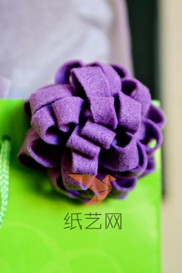 Beautiful non-woven flower Christmas gift wrapping decoration DIY tutorial