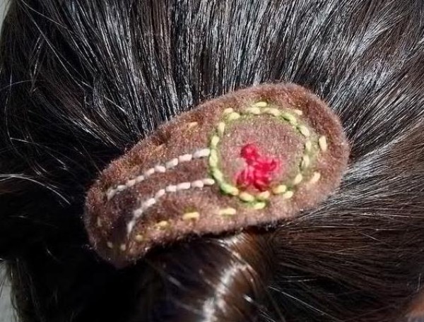 Tutorial on how to make cute hairpins made of non-woven fabrics