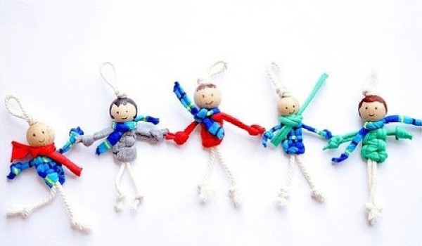 Small doll pendant weaving handmade healing simple style cute doll pendant weaving tutorial illustration