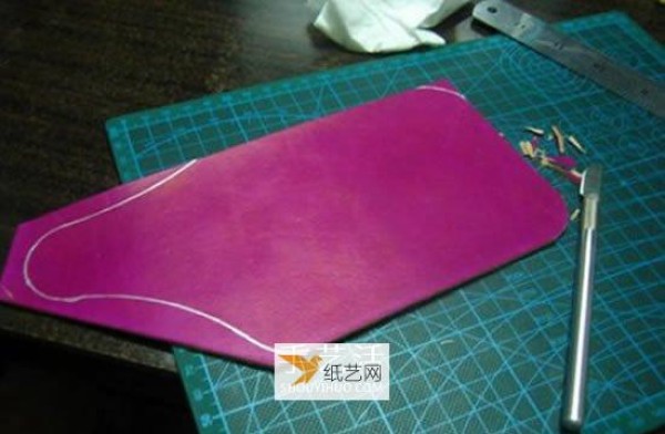 Tutorial on making your own Redmoon leather card holder for women