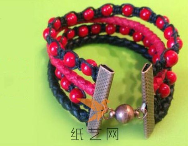 Such a beautiful bracelet and a weaving tutorial