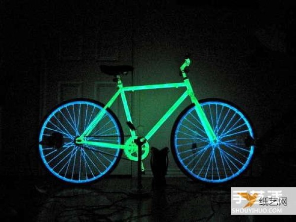 Tutorial on how to use phosphorescence to make your own personalized luminous bicycle