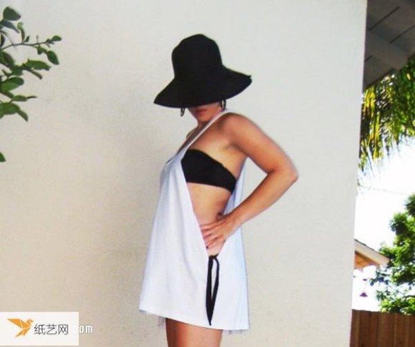 Super easy way to transform an old baggy T-shirt into a sexy sundress