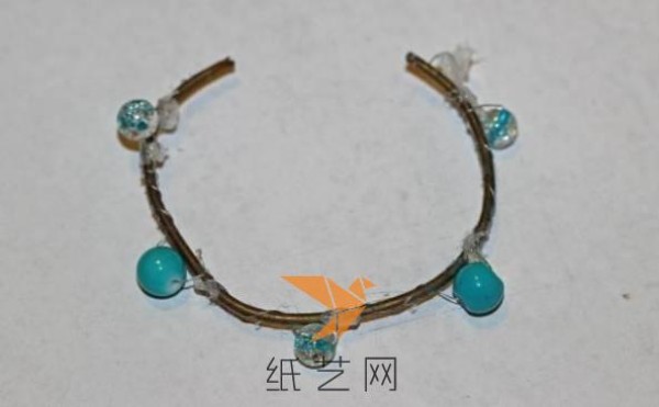 Very simple handmade DIY woven bracelet