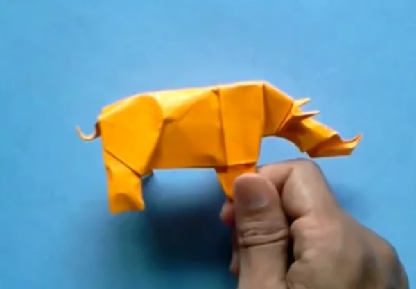 Three-dimensional origami tutorial for handmade origami rhino