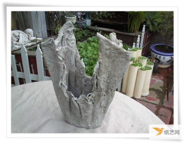 Tutorial on making cement towel flower pots using old towel waste