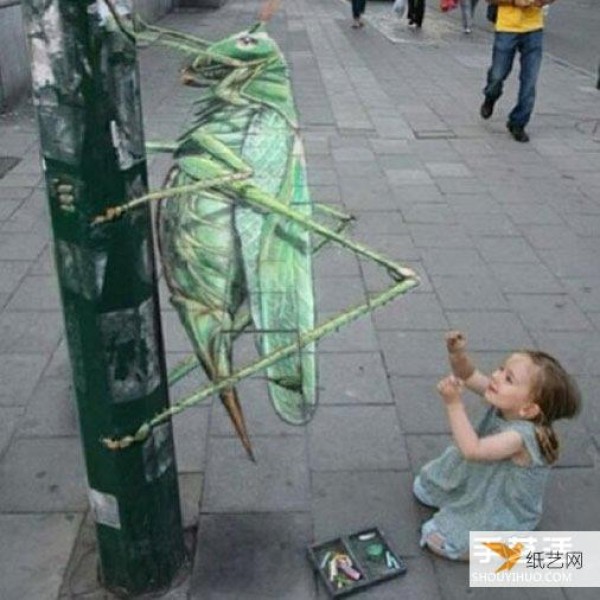 Appreciation of pictures of 3D street graffiti paintings