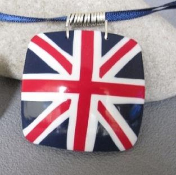 Union Jack Necklace Tutorial Made from Clay