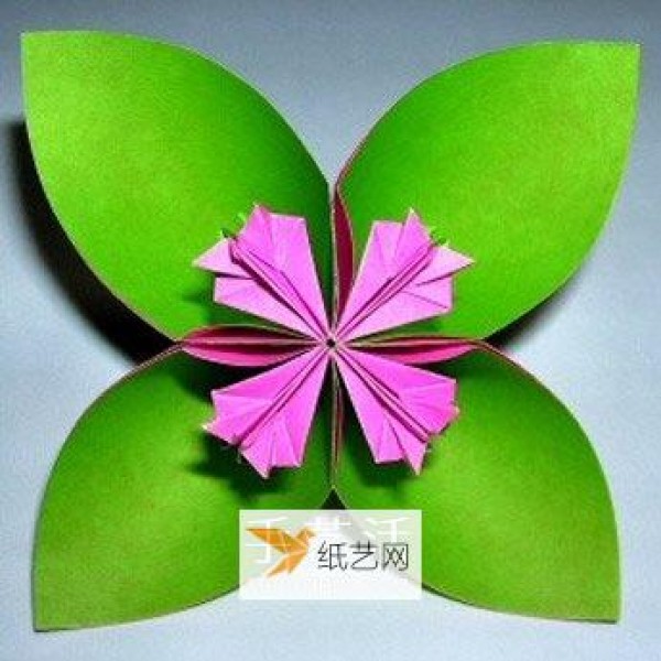 Illustration of the origami method of a beautiful four-petal flower ball